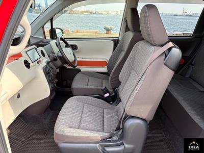 2013 Toyota Porte - Thumbnail