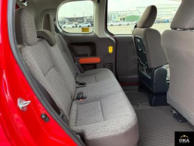 2013 Toyota Porte - Thumbnail