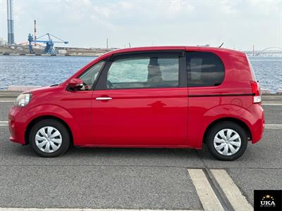 2013 Toyota Porte - Thumbnail