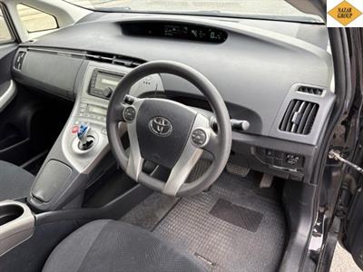 2014 Toyota Prius - Thumbnail