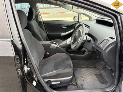 2014 Toyota Prius - Thumbnail