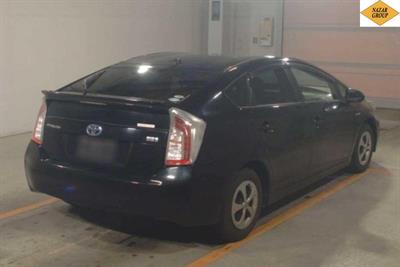 2014 Toyota Prius - Thumbnail