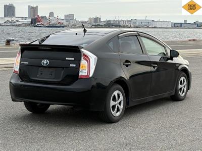 2014 Toyota Prius - Thumbnail
