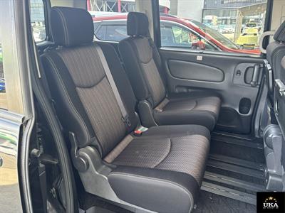 2016 Nissan Serena - Thumbnail