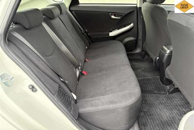 2015 Toyota Prius - Thumbnail