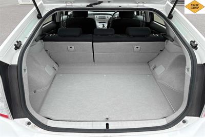 2015 Toyota Prius - Thumbnail