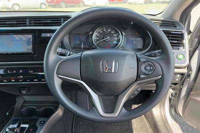 2020 Honda Grace - Thumbnail