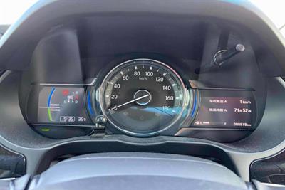 2020 Honda Grace - Thumbnail