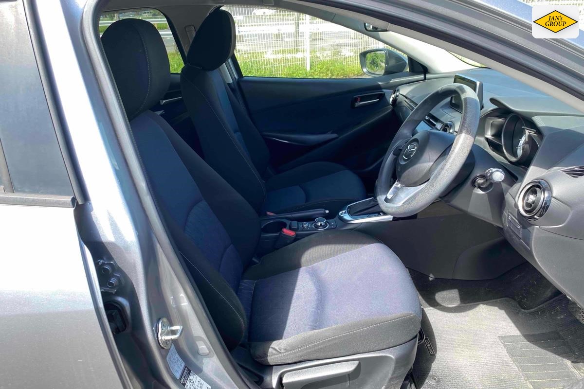 2016 Mazda Demio