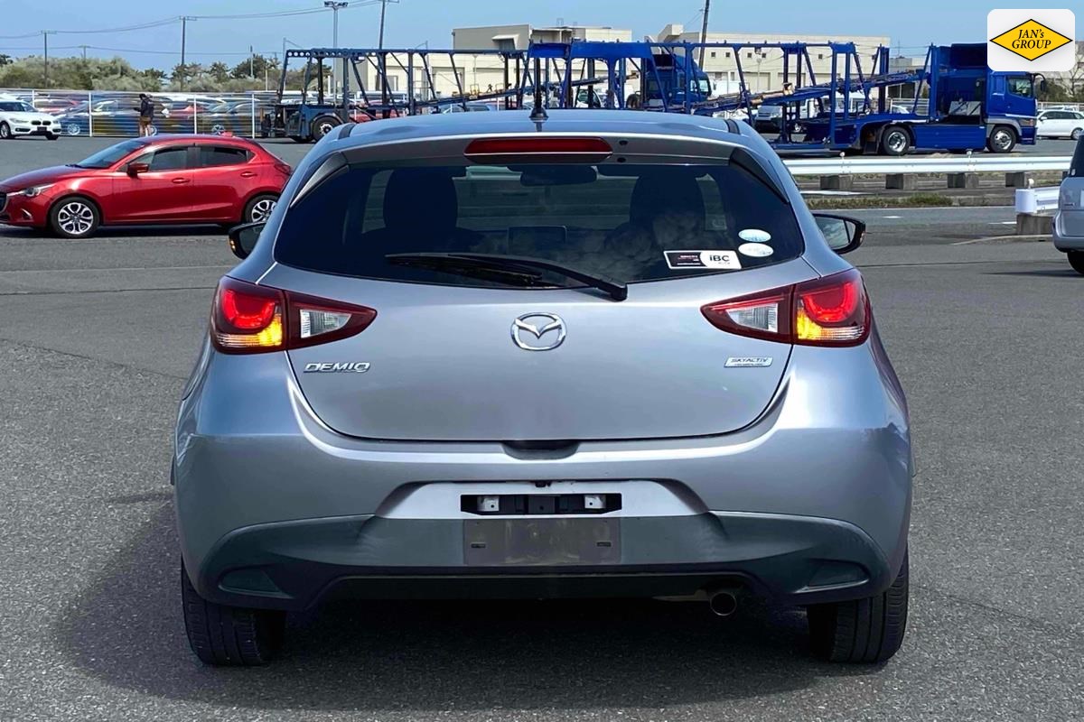 2016 Mazda Demio