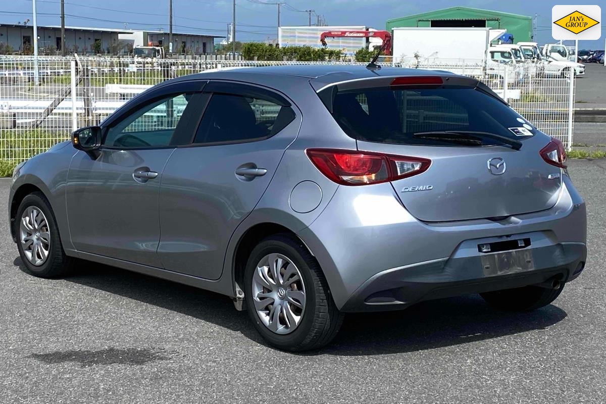 2016 Mazda Demio