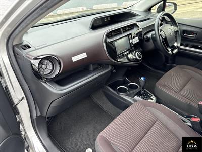 2017 Toyota Aqua - Thumbnail