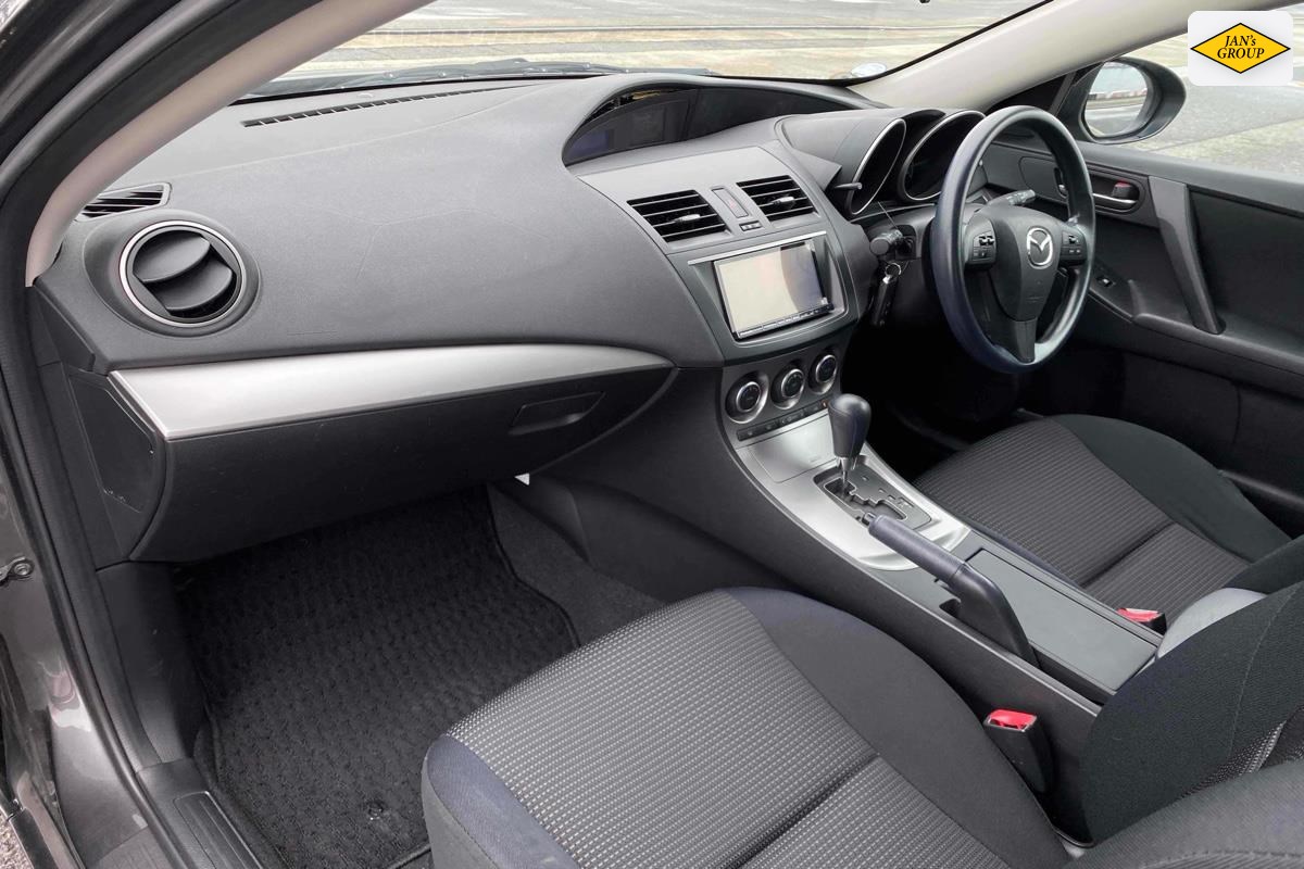 2012 Mazda Axela