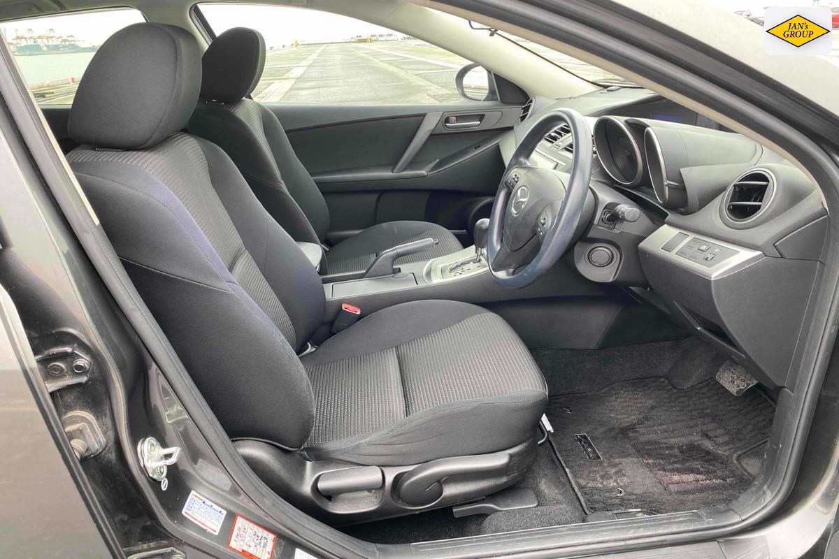 2012 Mazda Axela