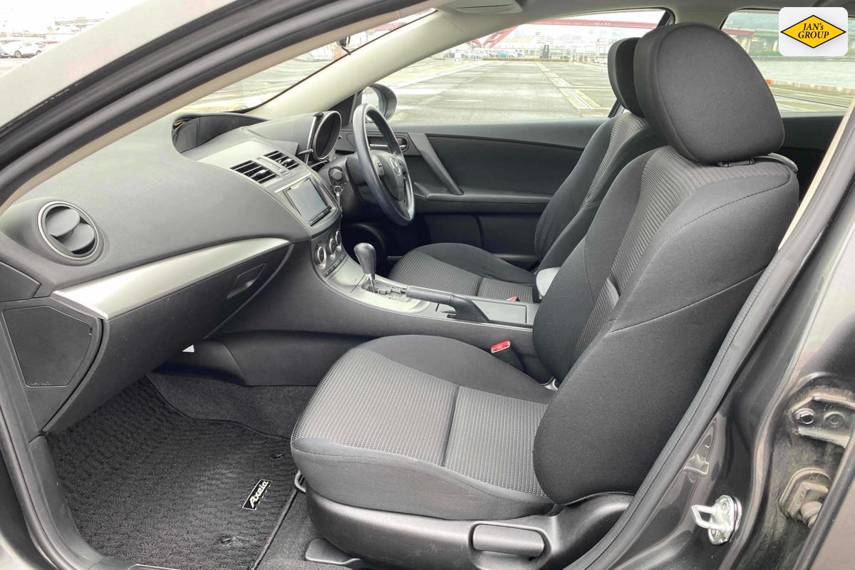 2012 Mazda Axela