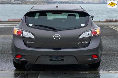 2012 Mazda Axela - Thumbnail