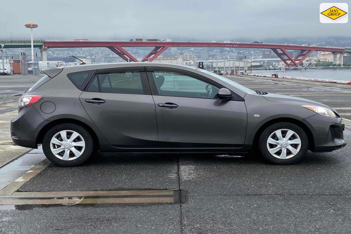 2012 Mazda Axela