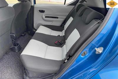 2012 Toyota Aqua - Thumbnail