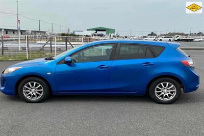 2012 Mazda Axela - Thumbnail