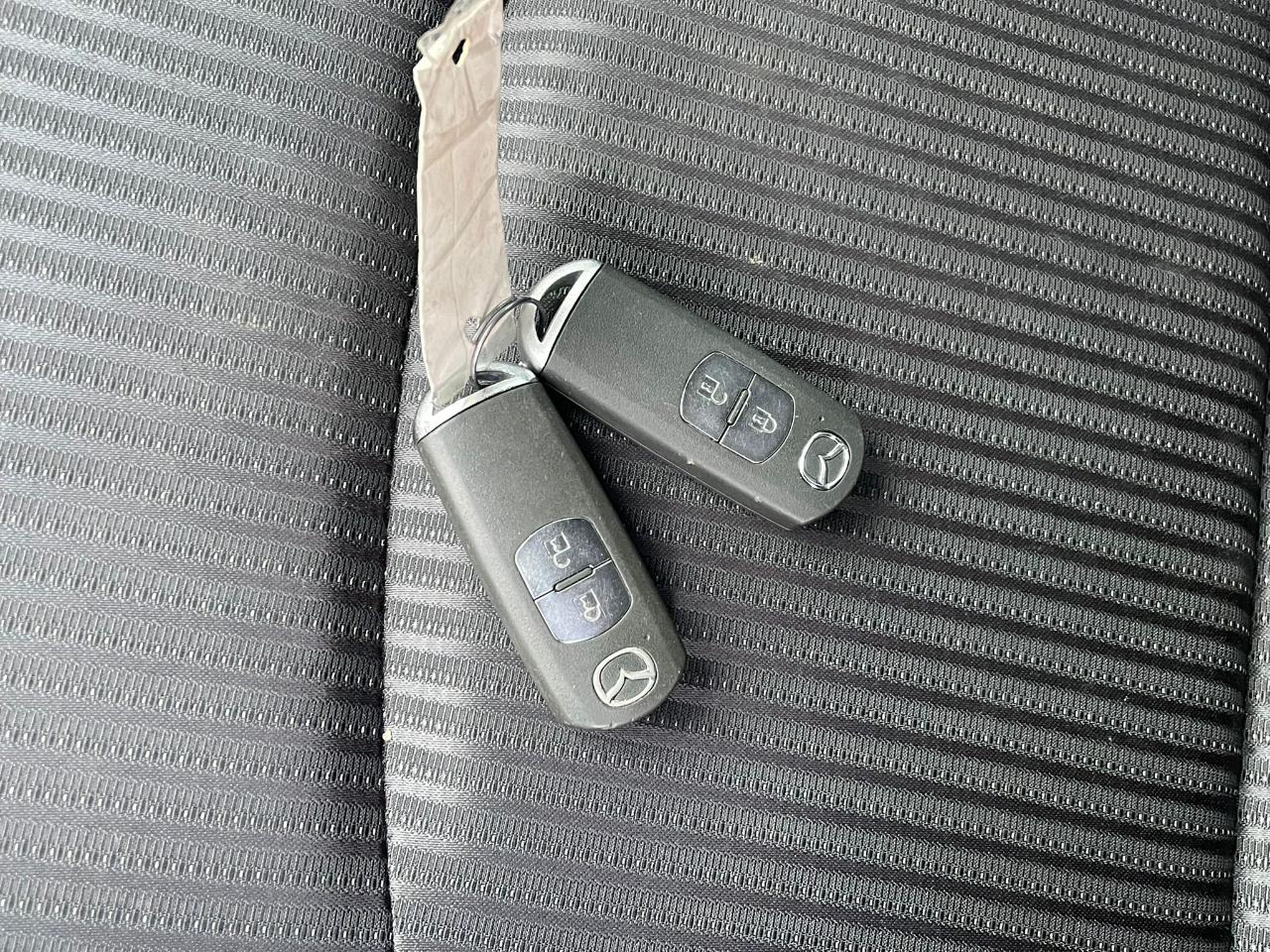 2016 Mazda Axela