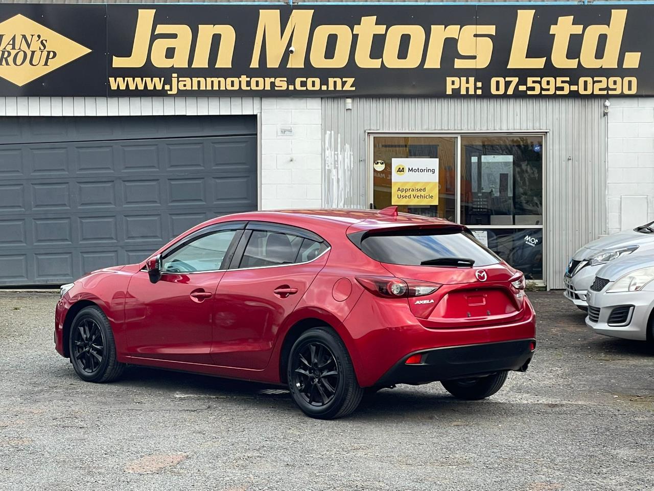 2016 Mazda Axela