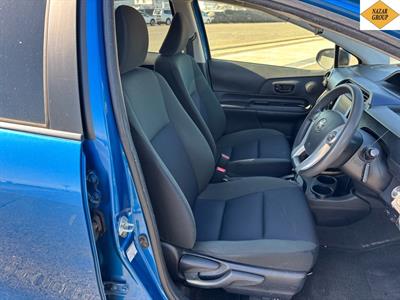 2015 Toyota Aqua - Thumbnail