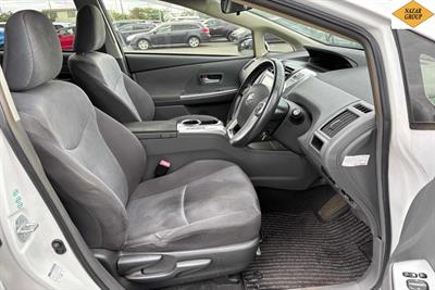 2012 Toyota Prius - Thumbnail