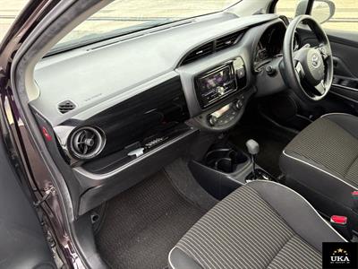 2017 Toyota Vitz - Thumbnail