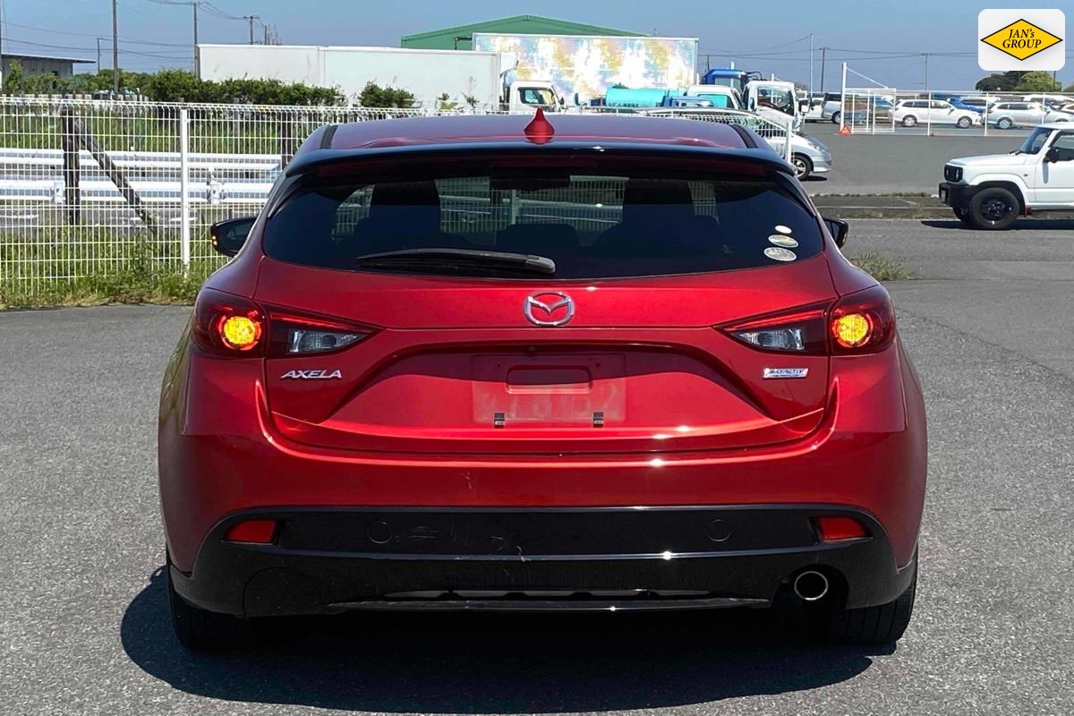 2015 Mazda Axela