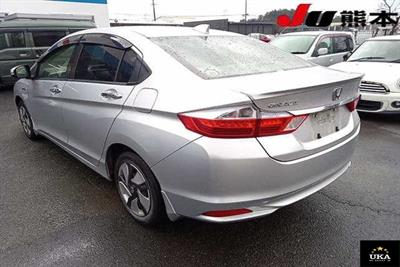 2014 Honda Grace - Thumbnail