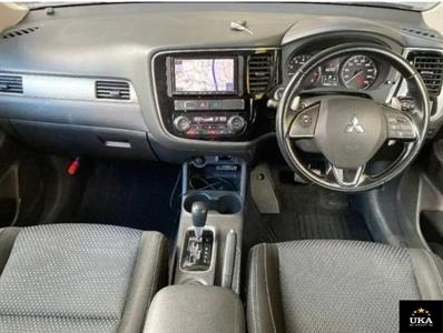 2016 Mitsubishi Outlander - Thumbnail