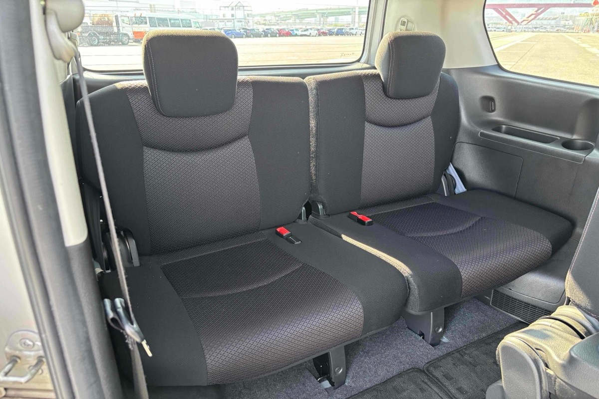 2013 Nissan Serena