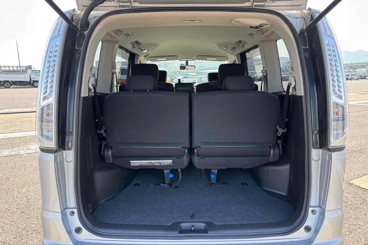 2013 Nissan Serena