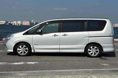 2013 Nissan Serena - Thumbnail