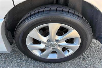 2013 Nissan Serena - Thumbnail