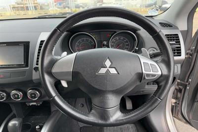 2012 Mitsubishi Outlander - Thumbnail