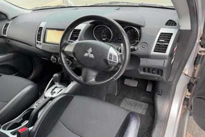 2012 Mitsubishi Outlander - Thumbnail