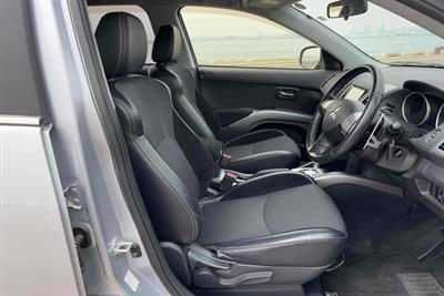 2012 Mitsubishi Outlander - Thumbnail