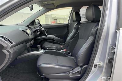 2012 Mitsubishi Outlander - Thumbnail