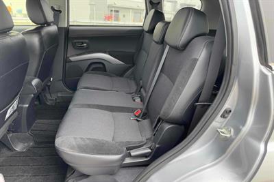 2012 Mitsubishi Outlander - Thumbnail