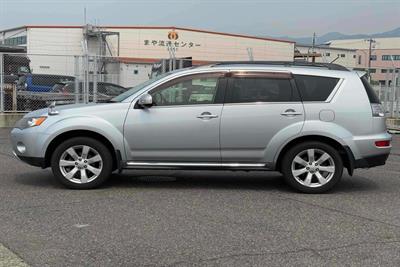 2012 Mitsubishi Outlander - Thumbnail