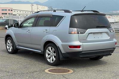 2012 Mitsubishi Outlander - Thumbnail