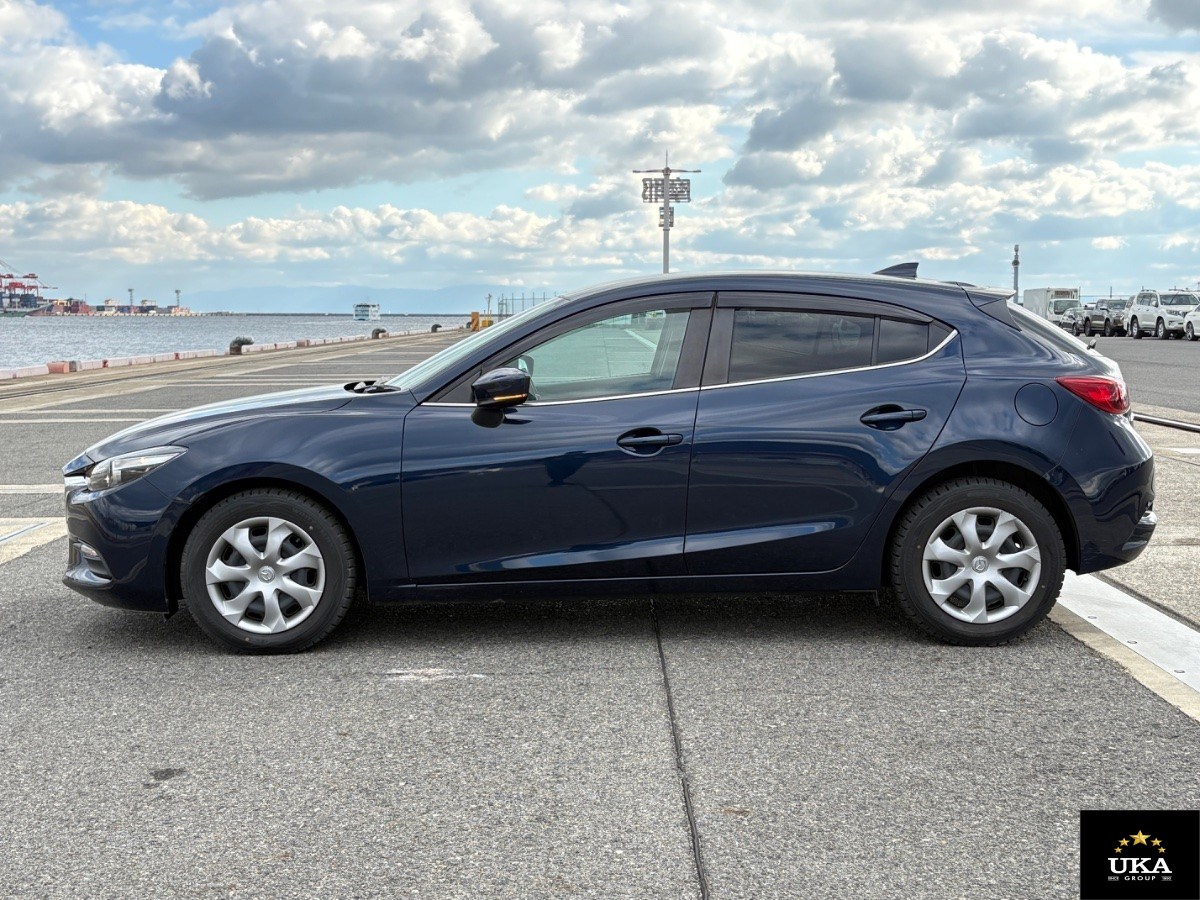 2016 Mazda Axela