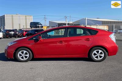 2014 Toyota Prius - Thumbnail
