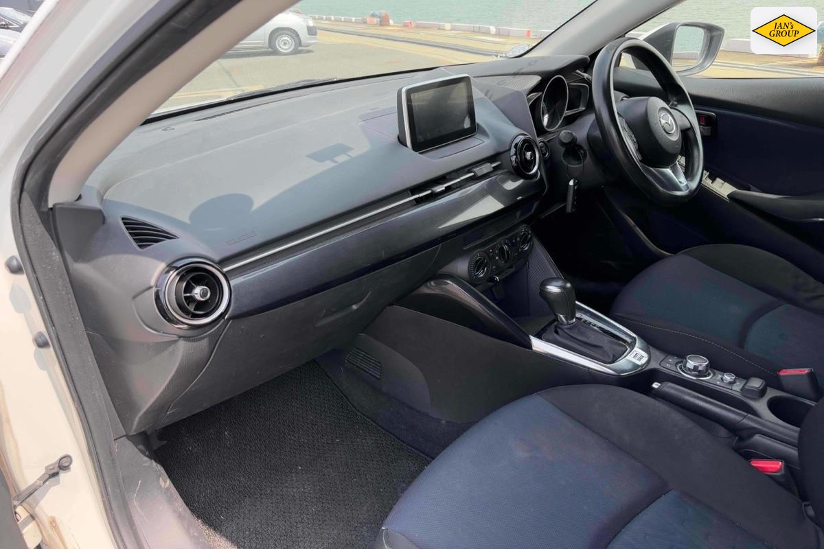 2016 Mazda Demio