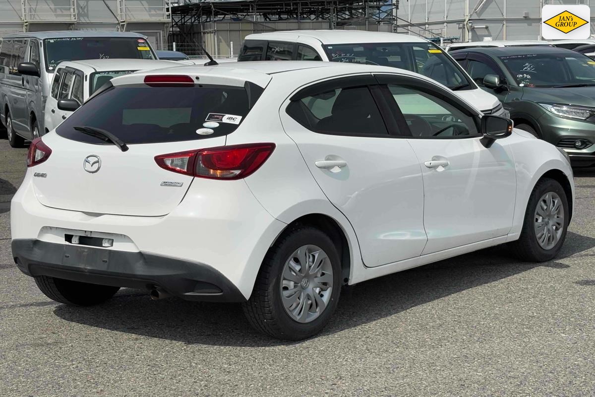 2016 Mazda Demio