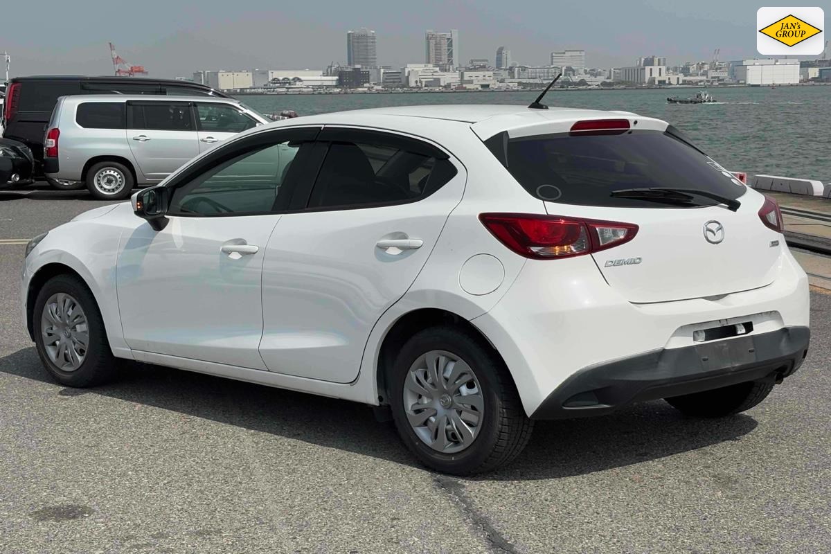 2016 Mazda Demio