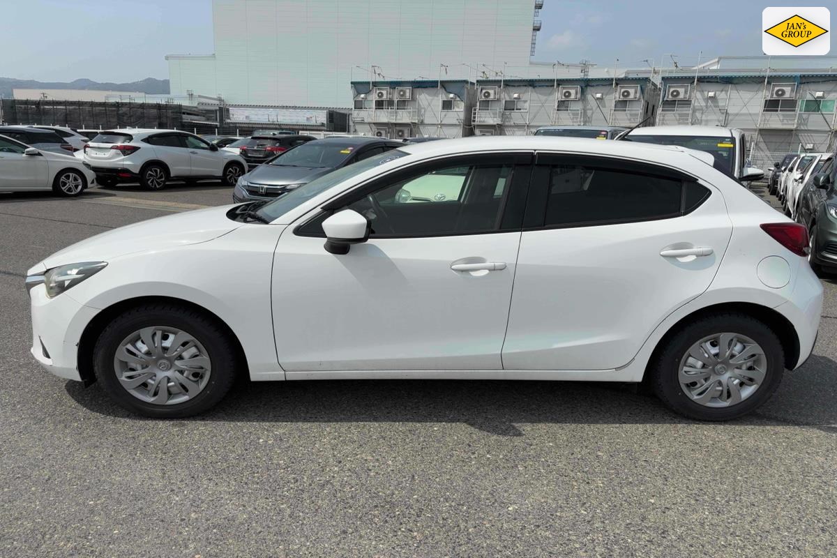 2016 Mazda Demio
