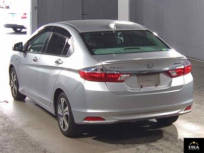 2015 Honda Grace - Thumbnail