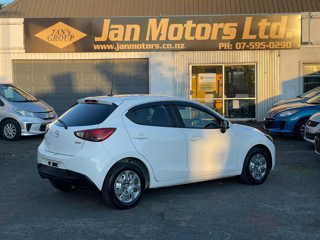 2016 Mazda Demio